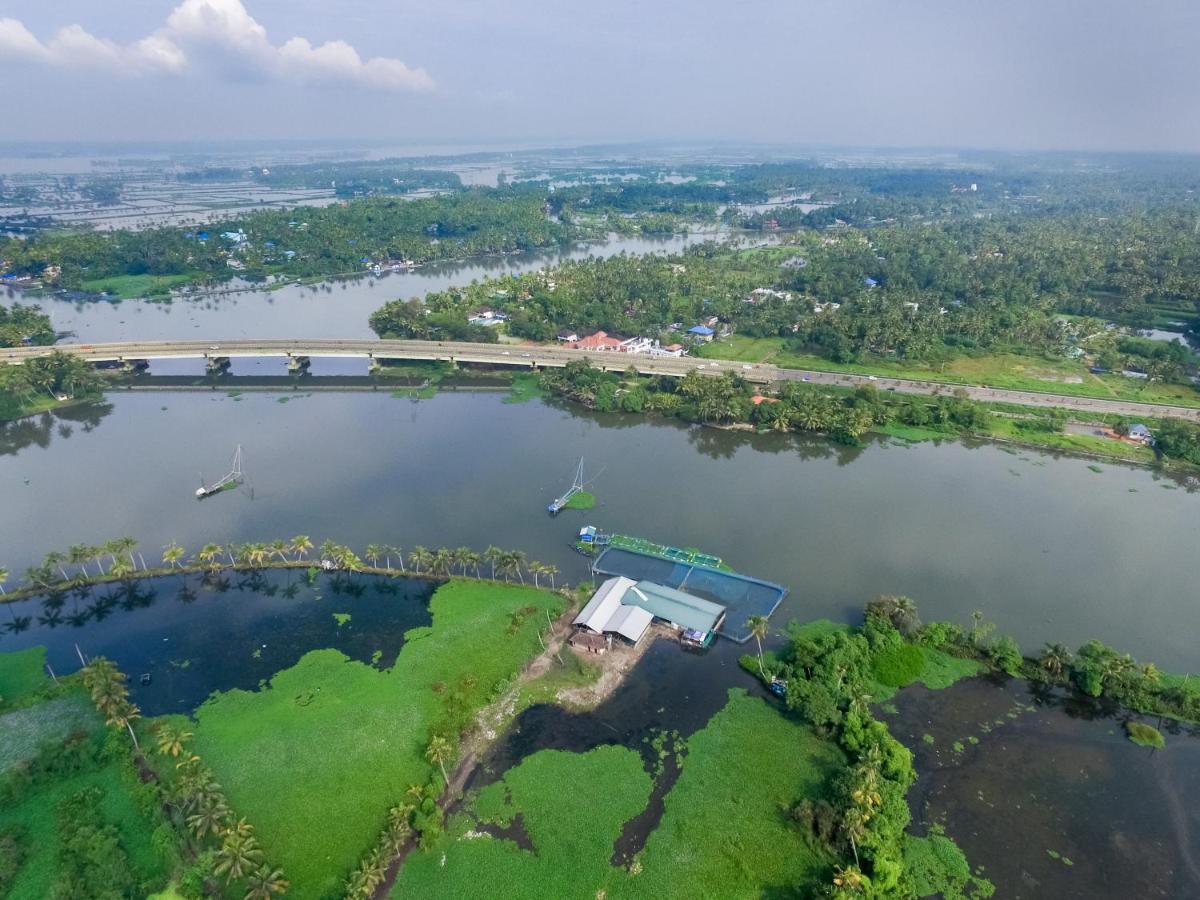 فندق نيهارا ريزورت آند سبا كوشين Kochi المظهر الخارجي الصورة
