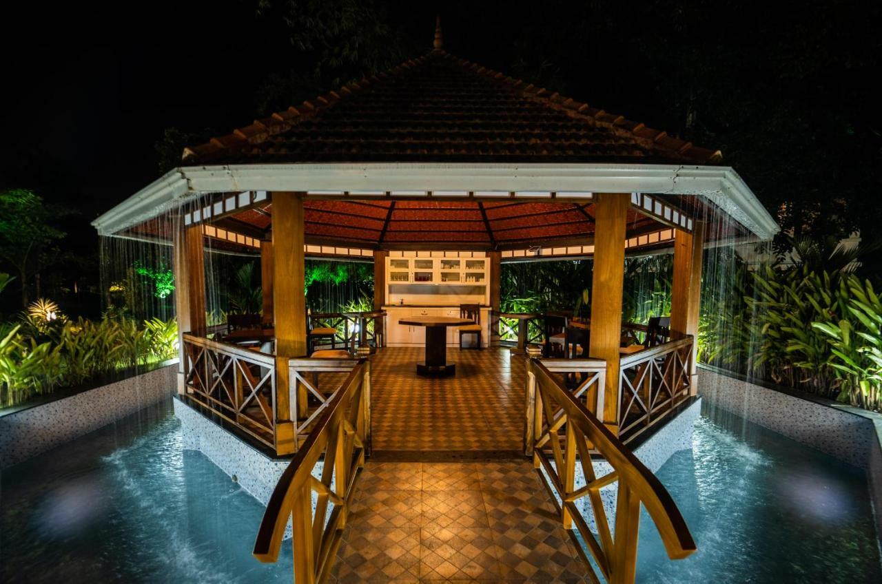 فندق نيهارا ريزورت آند سبا كوشين Kochi المظهر الخارجي الصورة