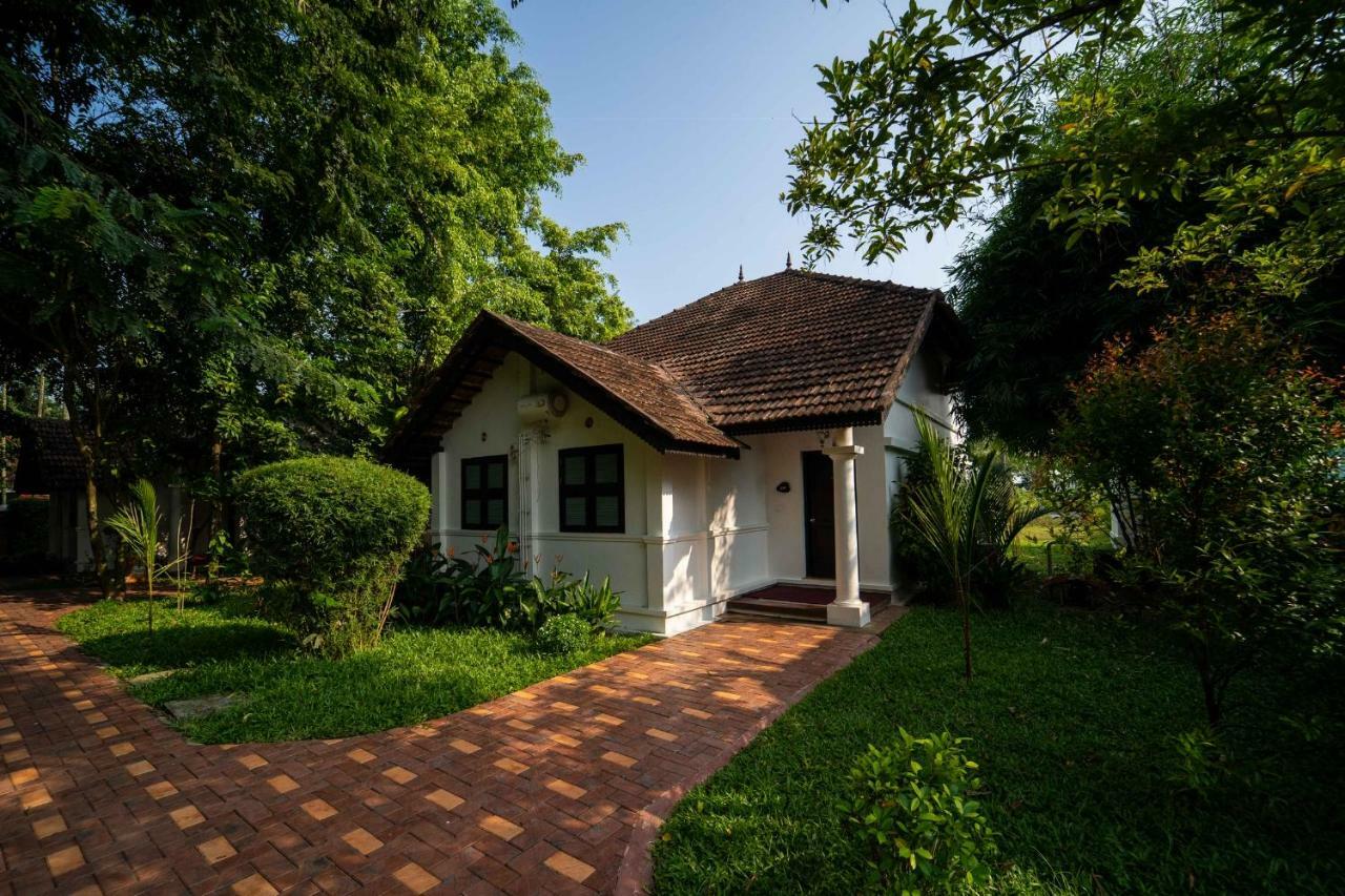 فندق نيهارا ريزورت آند سبا كوشين Kochi المظهر الخارجي الصورة